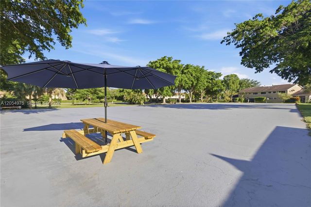 5850 NW 57th Avenue 3, Tamarac, FL 33319