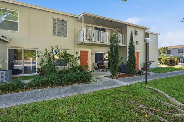 5850 NW 57th Avenue 3, Tamarac, FL 33319