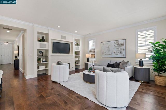 218 Abigail Cir, Danville, CA 94506
