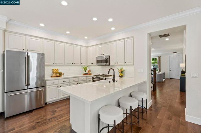 218 Abigail Cir, Danville, CA 94506