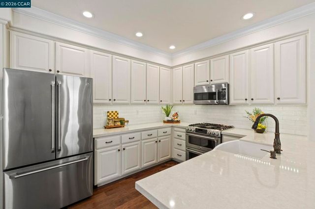 218 Abigail Cir, Danville, CA 94506