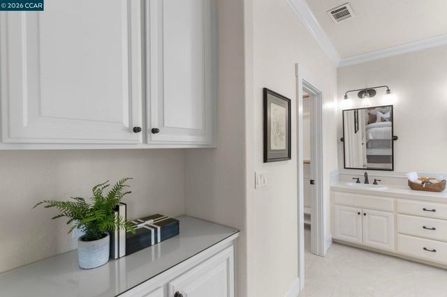 218 Abigail Cir, Danville, CA 94506