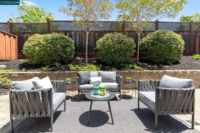 218 Abigail Cir, Danville, CA 94506