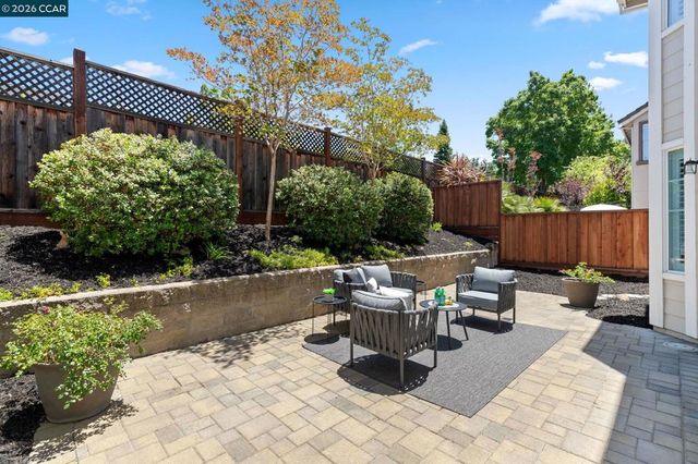218 Abigail Cir, Danville, CA 94506