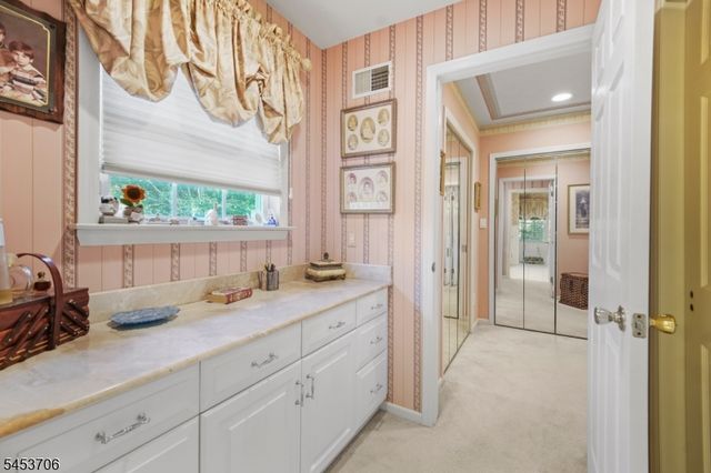 21 Berkeley Square Condo 21, Berkeley Heights Twp., NJ 07922