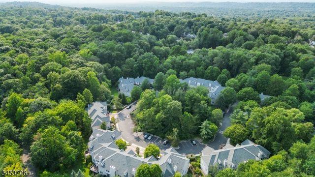 21 Berkeley Square Condo 21, Berkeley Heights Twp., NJ 07922