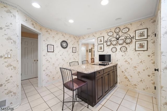 21 Berkeley Square Condo 21, Berkeley Heights Twp., NJ 07922