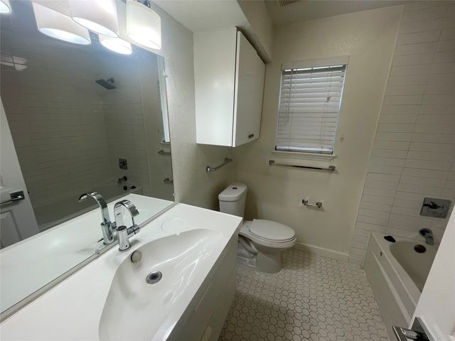 7474 Fair Oaks Avenue 7402, Dallas, TX 75231
