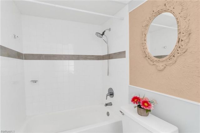 5761 Foxlake DR F, North Fort Myers, FL 33917