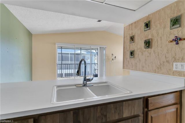 5761 Foxlake DR F, North Fort Myers, FL 33917