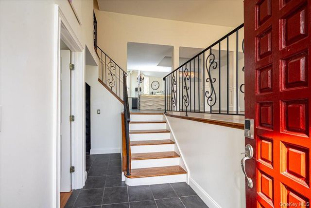 87 Soundview Drive, Port Jefferson, NY 11777