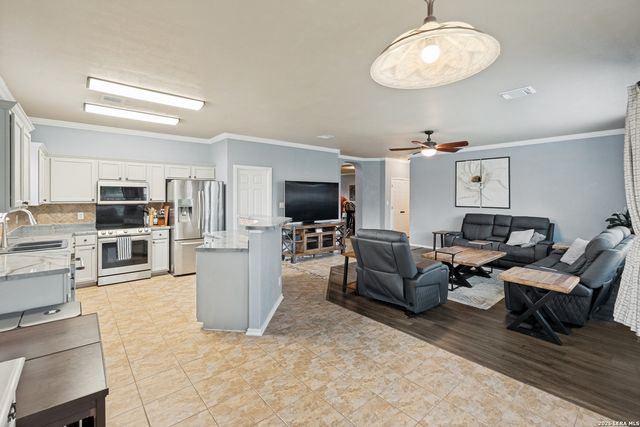 116 BLUE SAGE LN, Cibolo, TX 78108