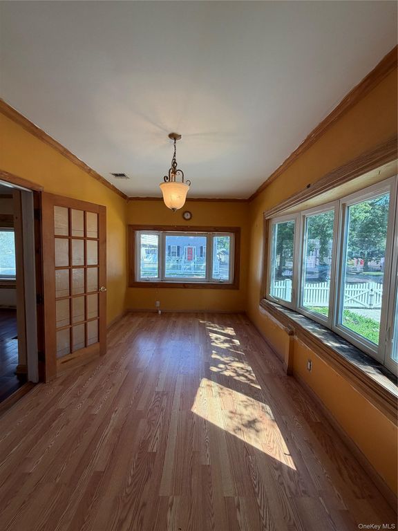 568 Park Avenue, West Hempstead, NY 11552 — photo 5