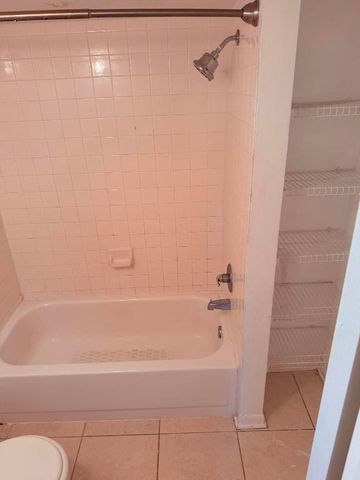 1040 Lake Shore Drive 204, Lake Park, FL 33403