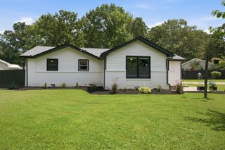 101 Hickory Dr, Dickson, TN 37055