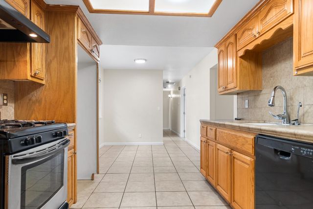 5259 E Inyo Street, Fresno, CA 93727
