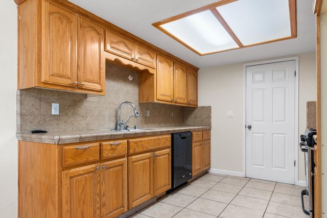 5259 E Inyo Street, Fresno, CA 93727
