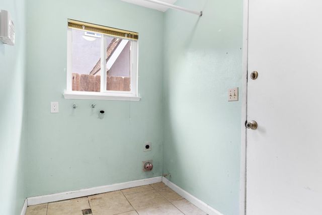 5259 E Inyo Street, Fresno, CA 93727