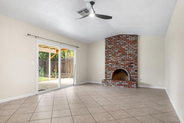 5259 E Inyo Street, Fresno, CA 93727