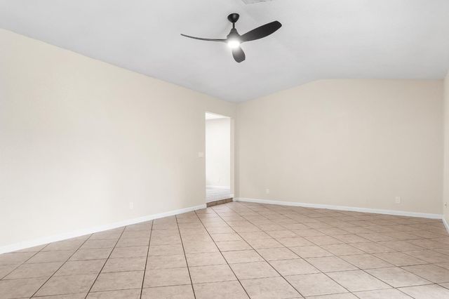 5259 E Inyo Street, Fresno, CA 93727