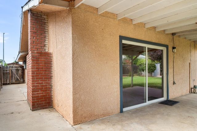 5259 E Inyo Street, Fresno, CA 93727