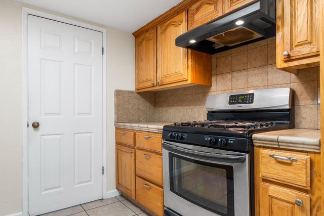 5259 E Inyo Street, Fresno, CA 93727