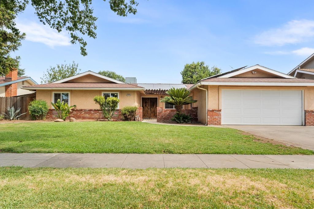 5259 E Inyo Street, Fresno, CA 93727