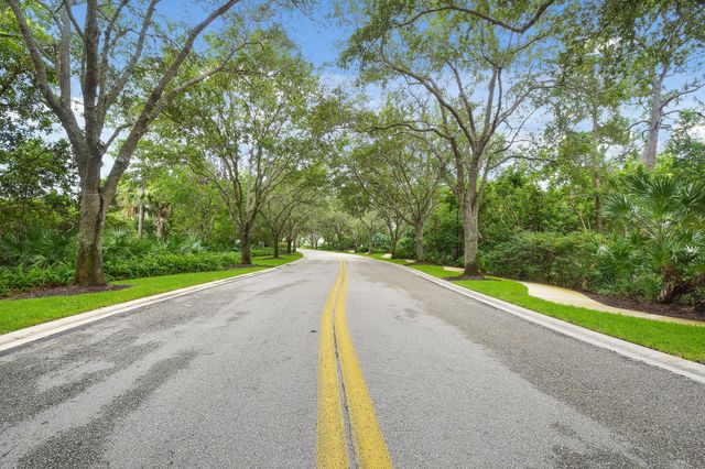 7492 SE Teton Drive, Hobe Sound, FL 33455