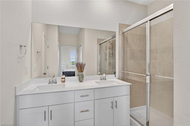 2821 Citrus ST, Naples, FL 34120