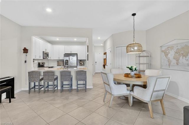 2821 Citrus ST, Naples, FL 34120
