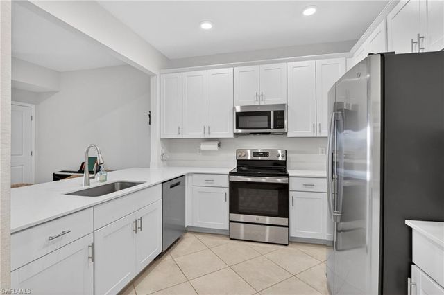 2821 Citrus ST, Naples, FL 34120