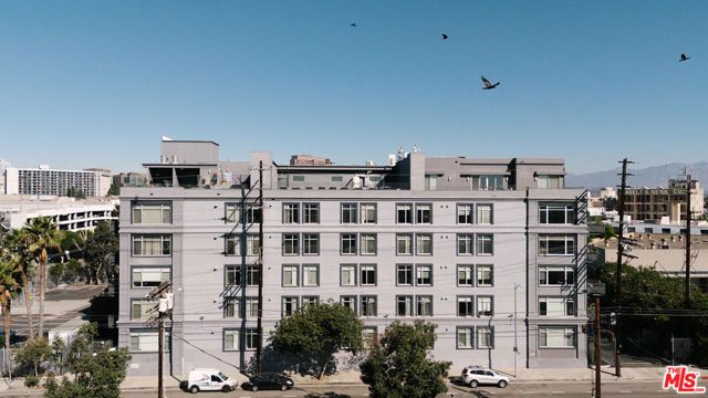 825 E 4th Street 110, Los Angeles, CA 90013