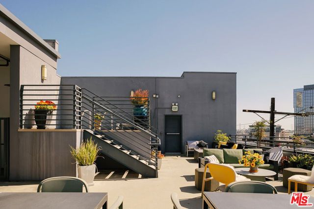 825 E 4th Street 110, Los Angeles, CA 90013