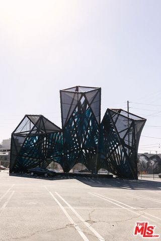 825 E 4th Street 110, Los Angeles, CA 90013