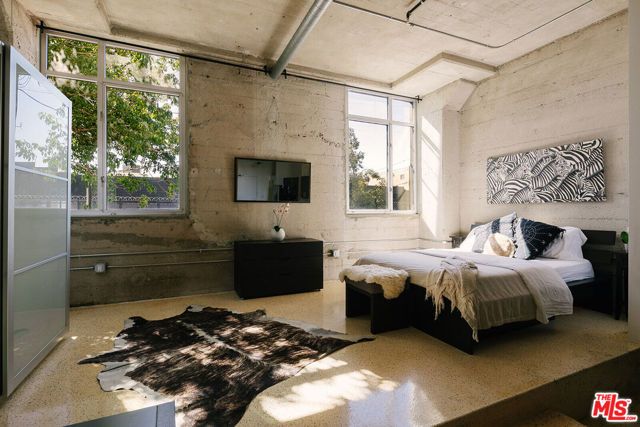 825 E 4th Street 110, Los Angeles, CA 90013