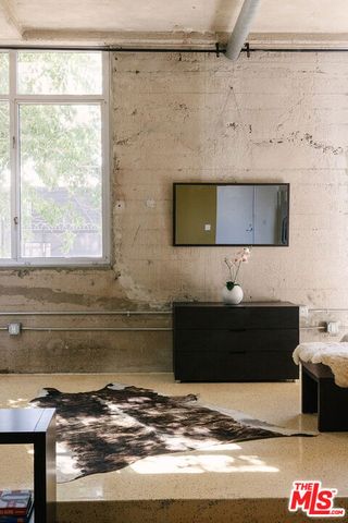 825 E 4th Street 110, Los Angeles, CA 90013