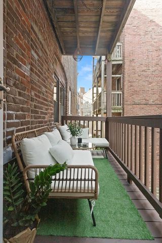 56 Peabody St 2W, Salem, MA 01970