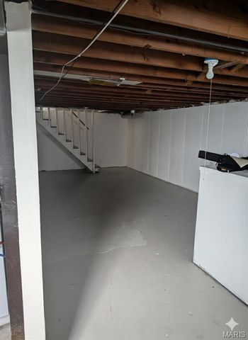 830 Loekes Drive, Florissant, MO 63031