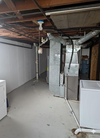 830 Loekes Drive, Florissant, MO 63031