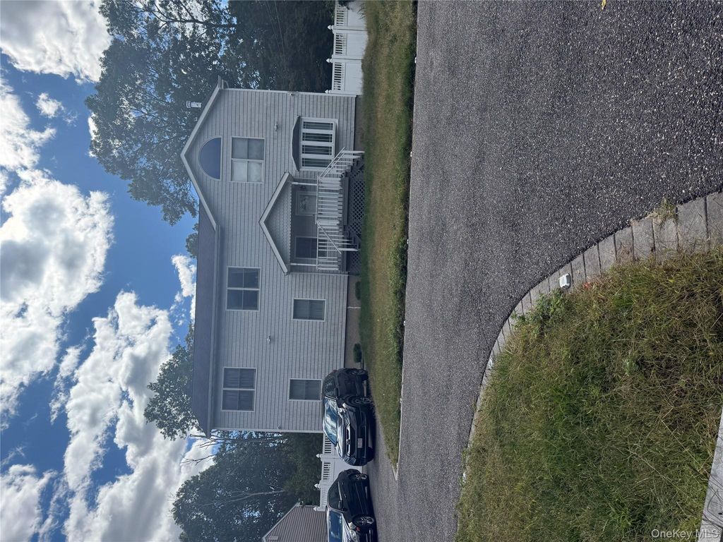 4478 Express Dr S. Drive, Ronkonkoma, NY 11779