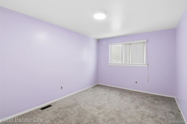 2811 Rhodes Drive, Troy, MI 48083