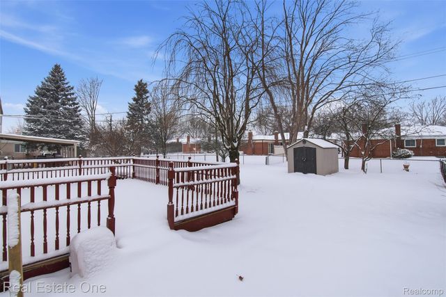 2811 Rhodes Drive, Troy, MI 48083