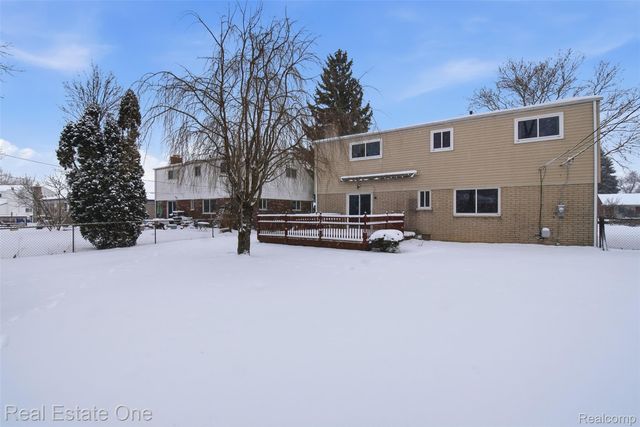 2811 Rhodes Drive, Troy, MI 48083