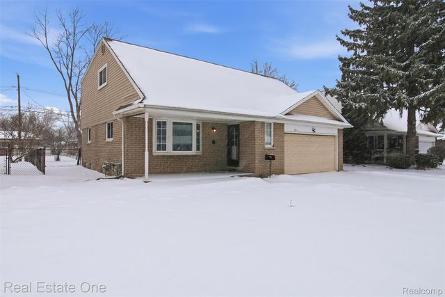 2811 Rhodes Drive, Troy, MI 48083