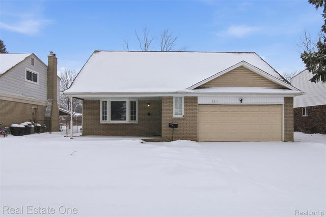 2811 Rhodes Drive, Troy, MI 48083