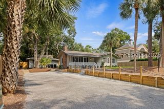 10 Myrtle Ln, Hilton Head Island, SC 29928