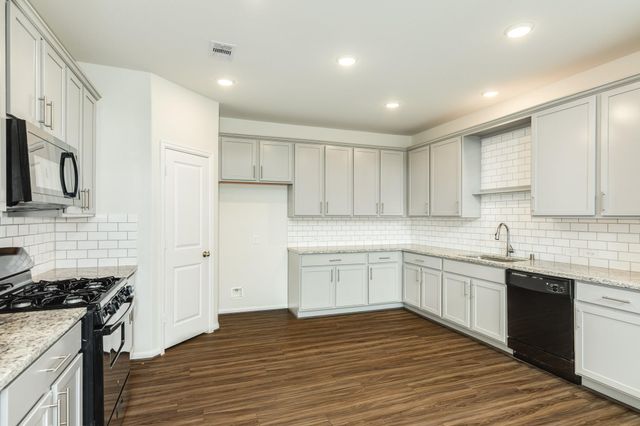 23409 Vineyard Drive, Alvin, TX 77511