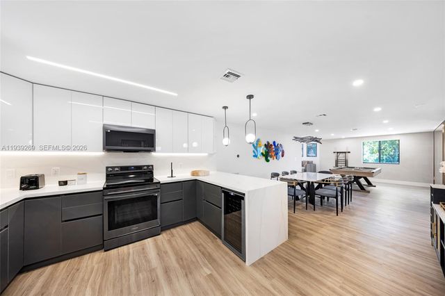 111 NW 53rd St, Miami, FL 33127