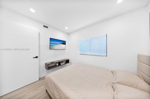 111 NW 53rd St, Miami, FL 33127