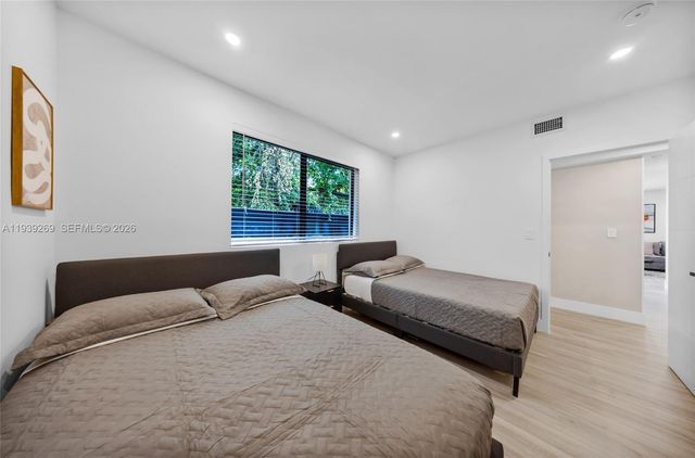 111 NW 53rd St, Miami, FL 33127